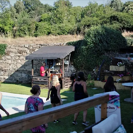 Glamping Hills Luxusní stan Santa Comba de Rossas