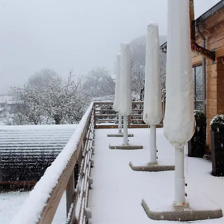 Luxusní stan Glamping Hills 2*