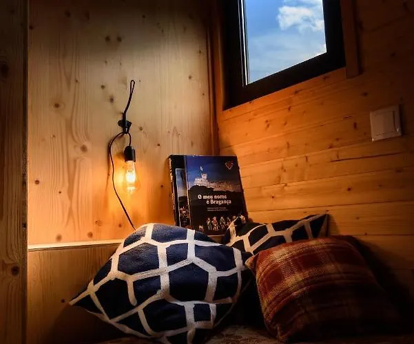 Luxusní stan Glamping Hills Santa Comba de Rossas