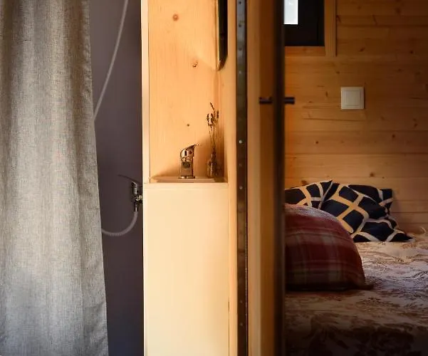 Luxusní stan Glamping Hills Santa Comba de Rossas